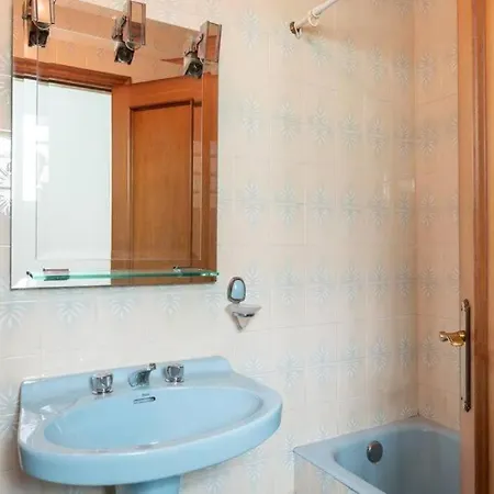 Luminoso Piso Grande Con Garaje En El Centro.