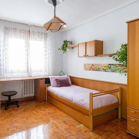 Luminoso Piso Grande Con Garaje En El Centro. 公寓 *