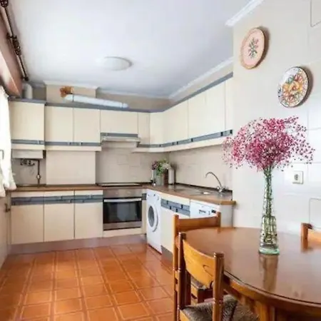 Luminoso Piso Grande Con Garaje En El Centro. Santander