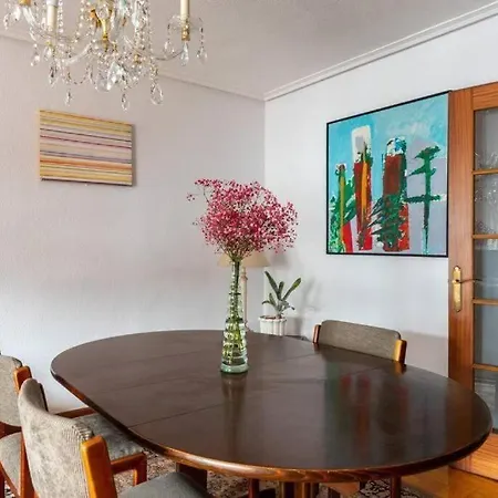 Luminoso Piso Grande Con Garaje En El Centro. Apartment *