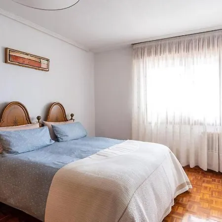 Apartment Luminoso Piso Grande Con Garaje En El Centro. Santander