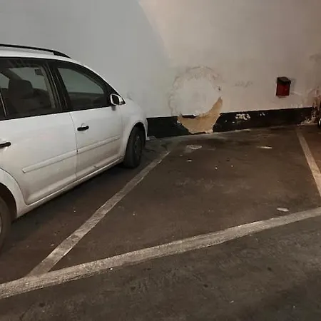 Luminoso Piso Grande Con Garaje En El Centro. *