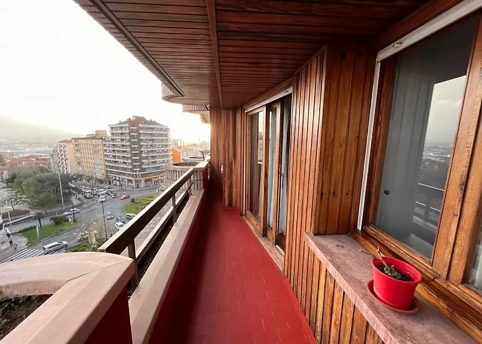 Luminoso Piso Grande Con Garaje En El Centro. * Santander