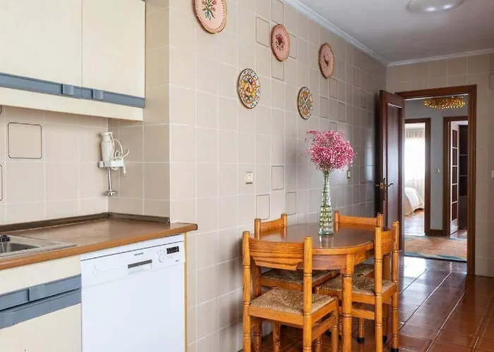 Luminoso Piso Grande Con Garaje En El Centro.