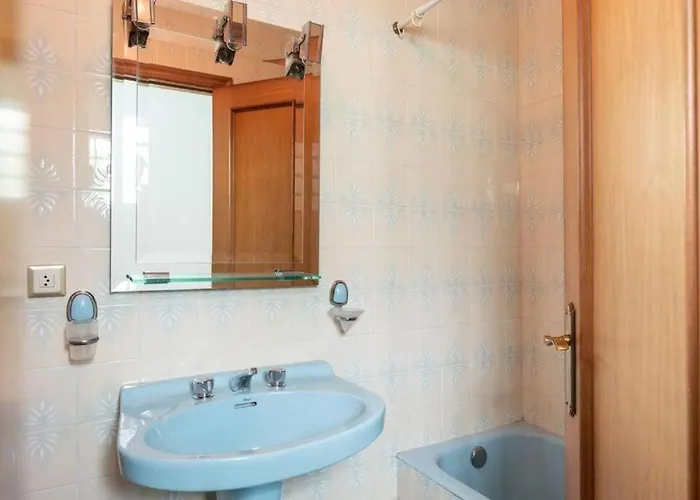 Luminoso Piso Grande Con Garaje En El Centro.