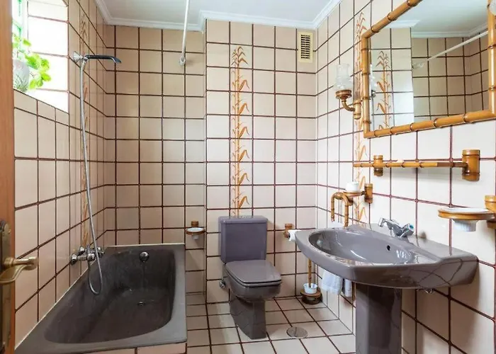 Luminoso Piso Grande Con Garaje En El Centro. Santander