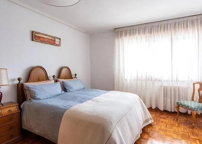 Apartment Luminoso Piso Grande Con Garaje En El Centro. Santander